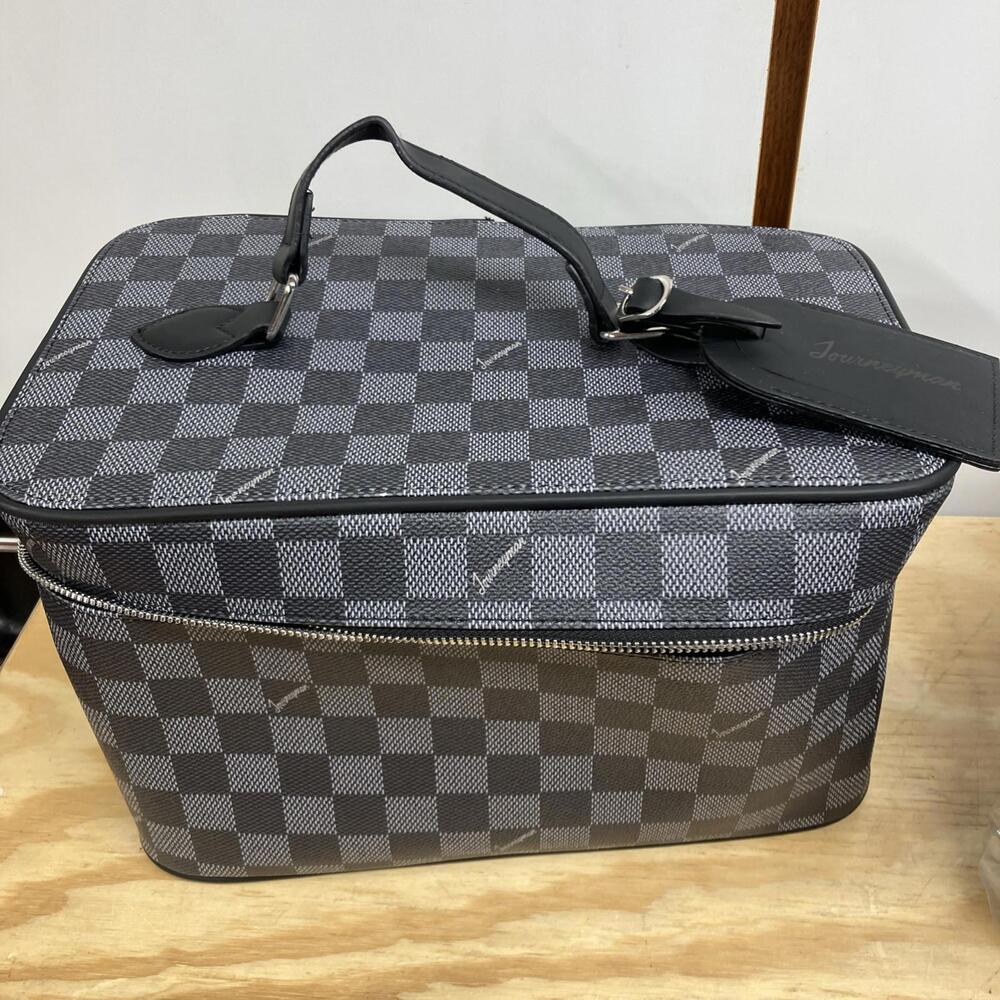 Journeyman Signature Checkered Gray Canvas Luggage Travel Makeup & Bathroom Bag - Picture 7 of 16